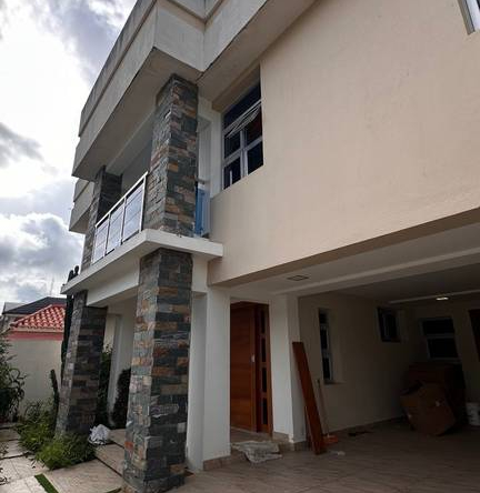 Casa de 3 niveles en renta ubicada en Villa Olga, Santiago