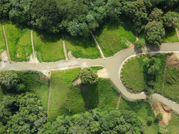 Proyecto cerrado de lotes en Buena Vista, Jarabacoa, República Dominicana.