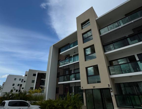 Apartamento en  4to nivel en la Barranquita Santiago