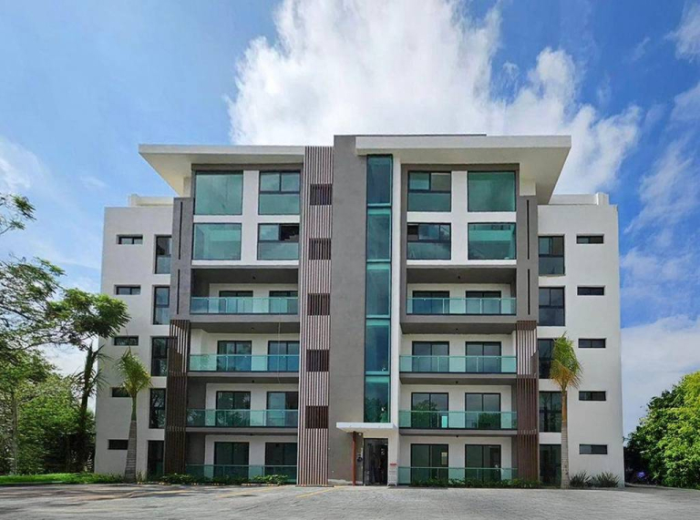 Apartamento en Los Álamos con Vista Panorámica y 2 Parqueos | US$230,000
