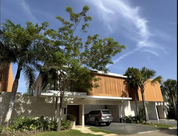 Casa de 3 Habitaciones en Las Carmelitas | Residencial Cerrado